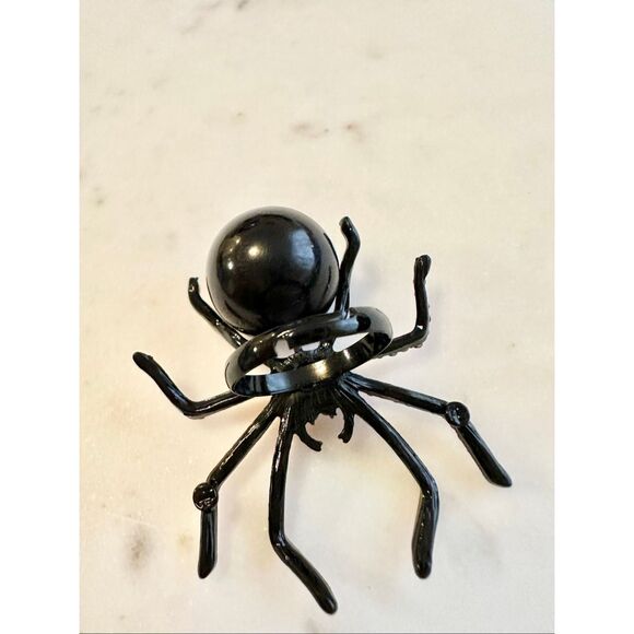 Red rhinestone black widow spider adjustable Halloween ring - Picture 4 of 4